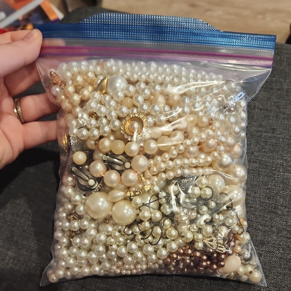 Pearl Themed Grab Bag